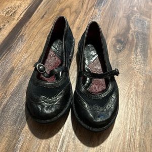 Born | Women Size 7